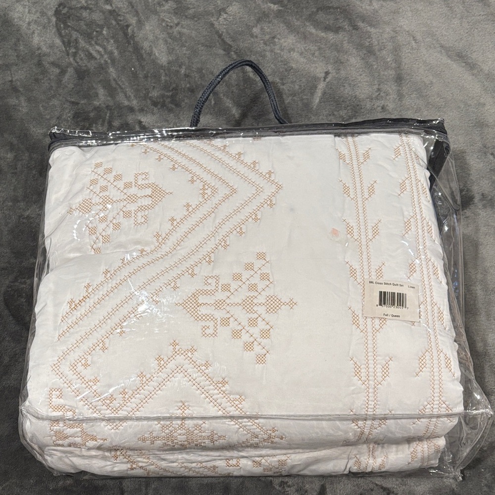 Quilt Full/Queen Cream Cross Stitch NWT - Picture 2 of 4